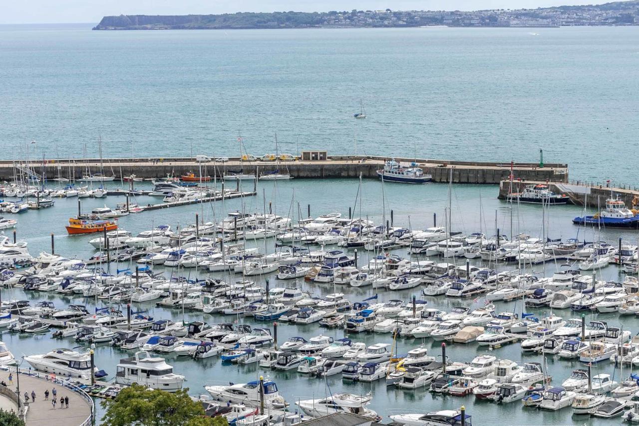 A7 Masts - Striking Beach Bolthole Apartment With Beautiful Sea Views Private Balcony & Parking Torquay Kültér fotó