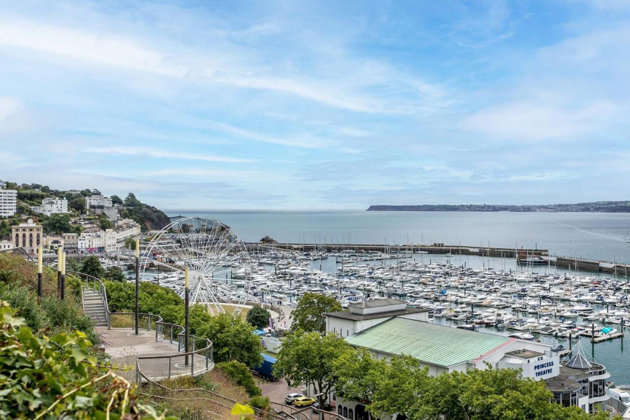 A7 Masts - Striking Beach Bolthole Apartment With Beautiful Sea Views Private Balcony & Parking Torquay Kültér fotó