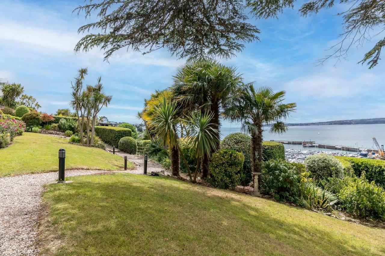 A7 Masts - Striking Beach Bolthole Apartment With Beautiful Sea Views Private Balcony & Parking Torquay Kültér fotó