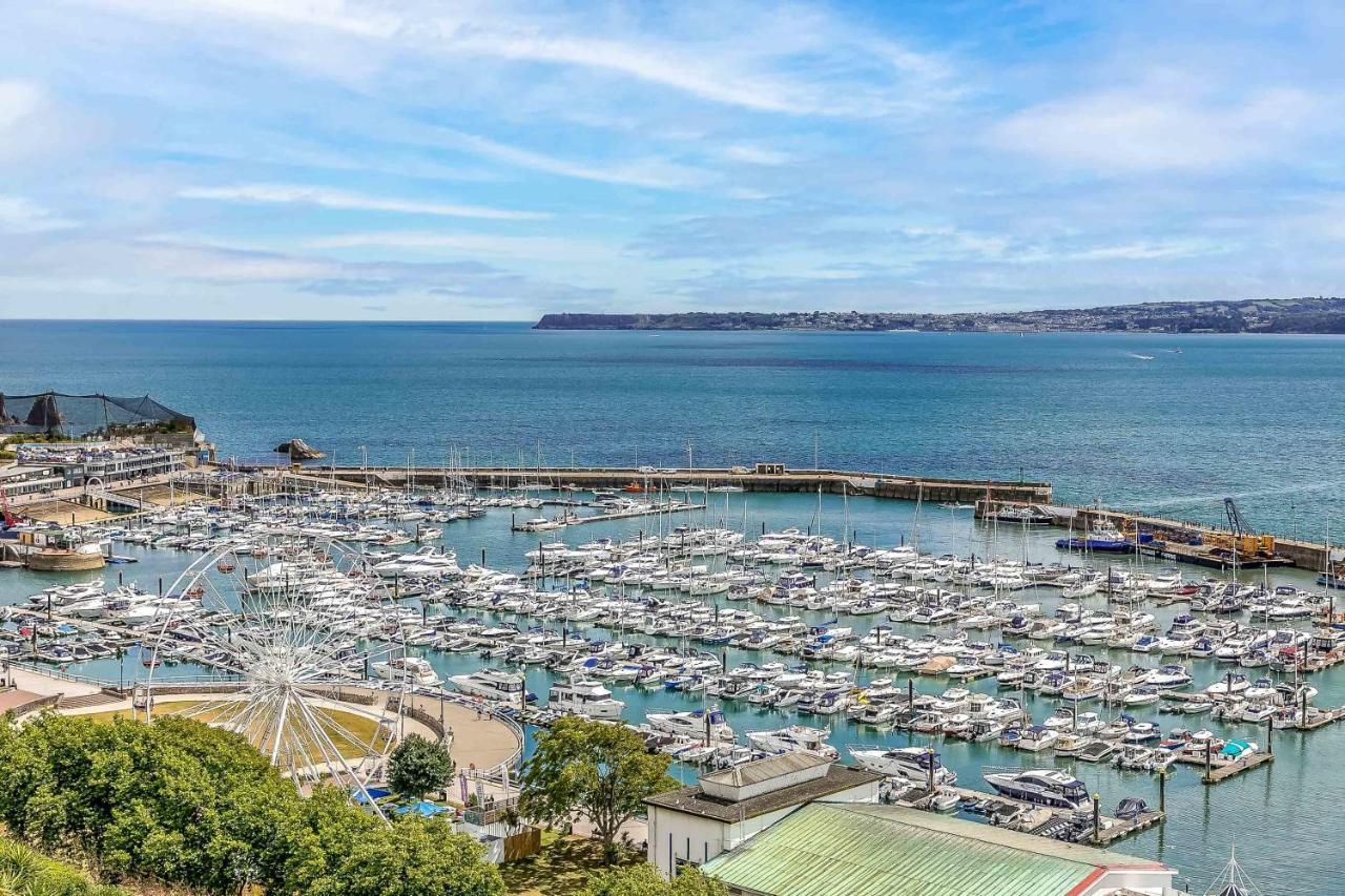 A7 Masts - Striking Beach Bolthole Apartment With Beautiful Sea Views Private Balcony & Parking Torquay Kültér fotó