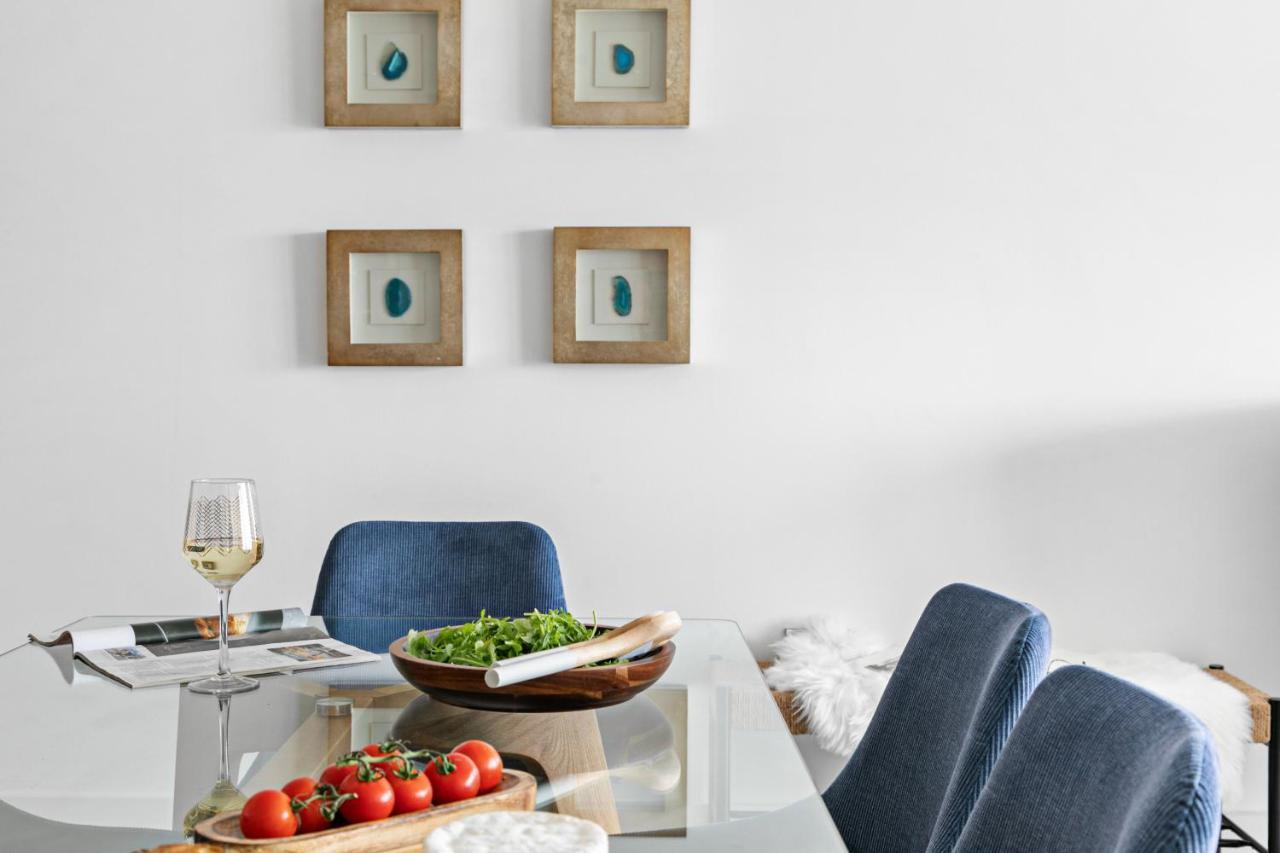 A7 Masts - Striking Beach Bolthole Apartment With Beautiful Sea Views Private Balcony & Parking Torquay Kültér fotó